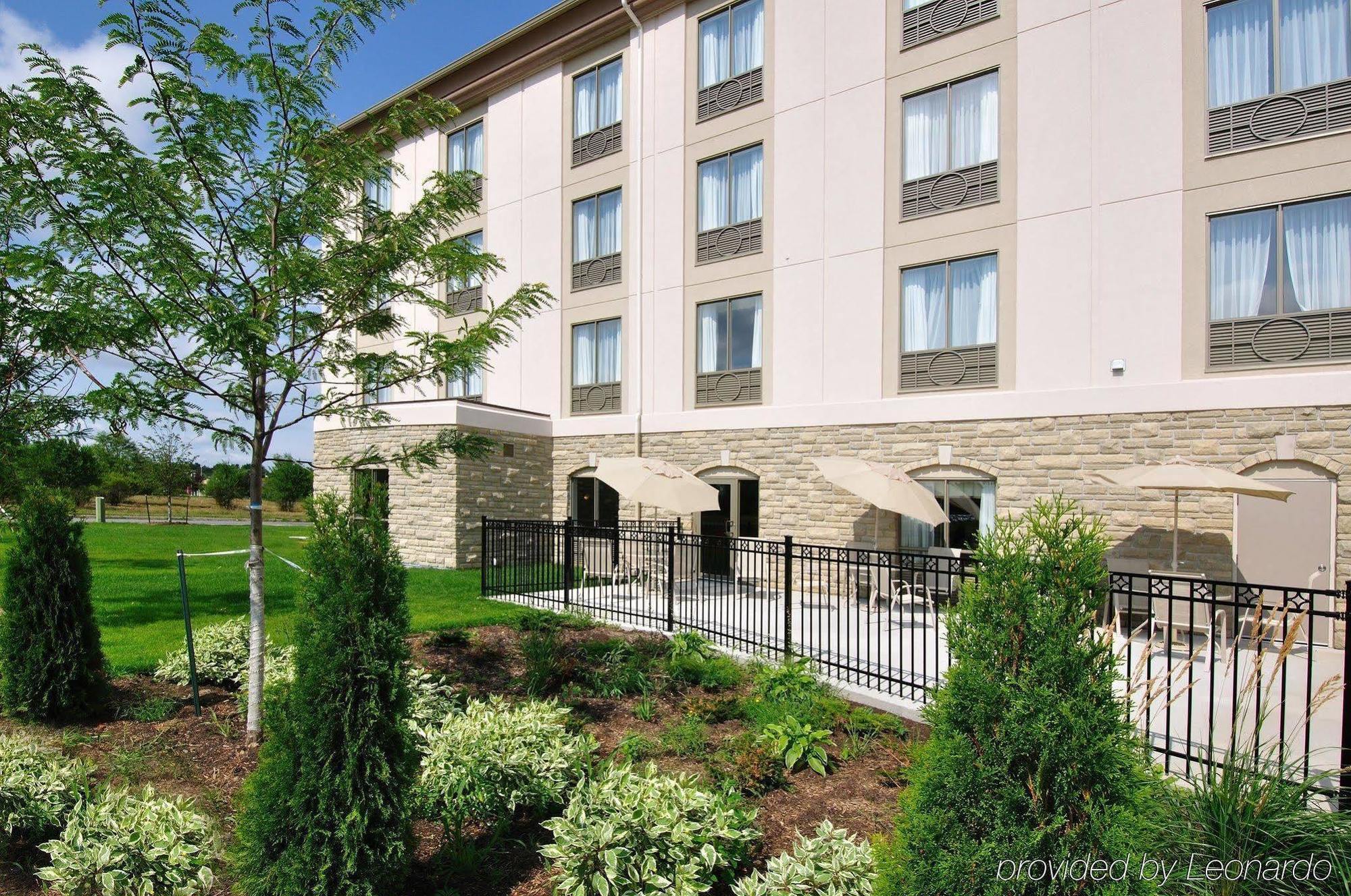 Holiday Inn Express Hotel & Suites Ottawa Airport By Ihg Exterior foto